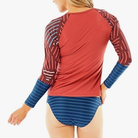 New Carve Designs Kona Rashguard in Sangria - Picture 3 of 12